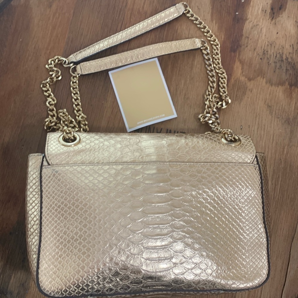 Michael Kors Med Tina Convertible Pale Gold Flap Flip Lock Embossed Leather Bag - Picture 8 of 17